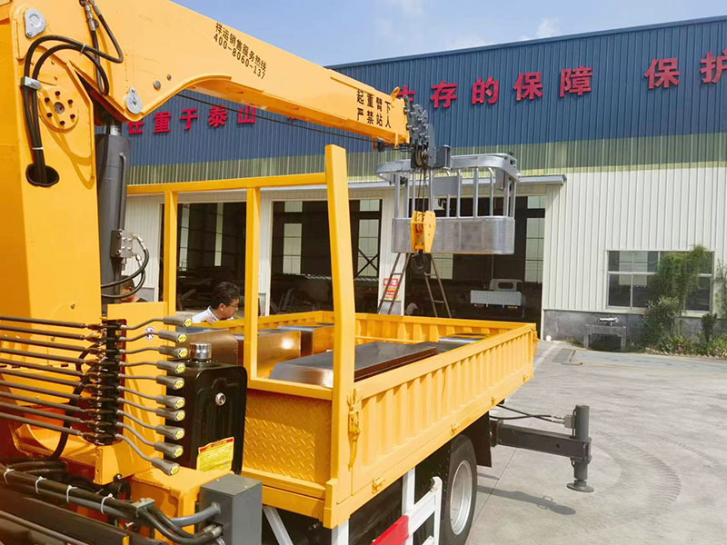 直臂高空作業(yè)車